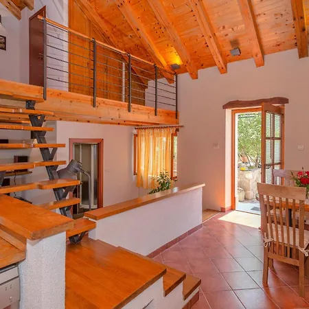 1 Bedroom Cozy In *