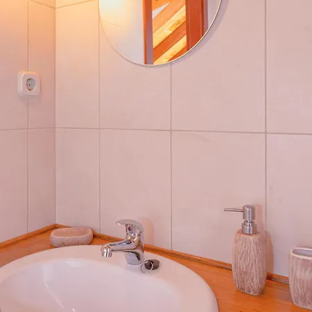 1 Bedroom Beautiful In * Rudina